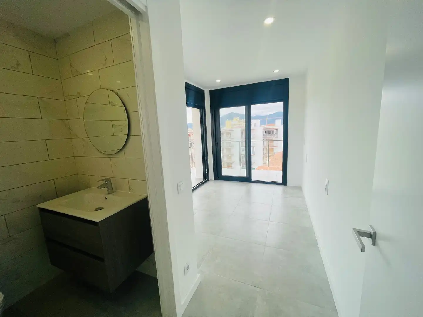 Badezimmer von Maisonette zum Verkauf in Roses mit Klimaanlage, Heizung und Terrasse