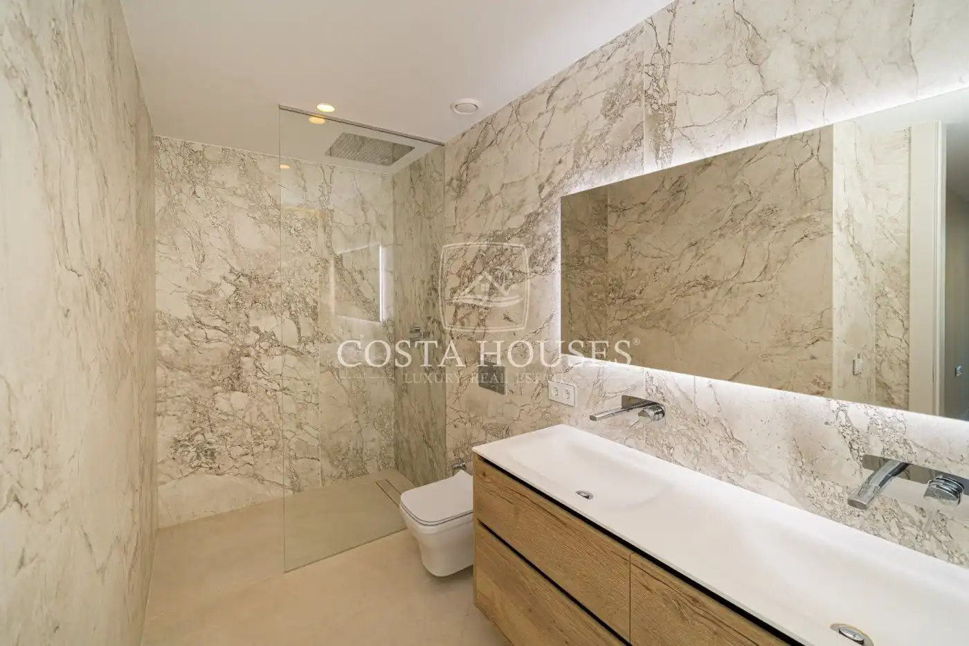 Baño de Planta baja en venta en Benidorm con Aire acondicionado, Jardín privado y Terraza