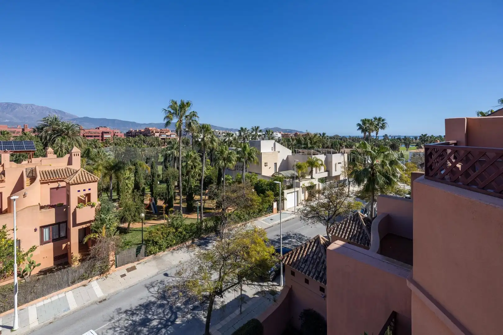 Außenansicht von Dachboden zum Verkauf in Motril mit Klimaanlage, Terrasse und Abstellraum