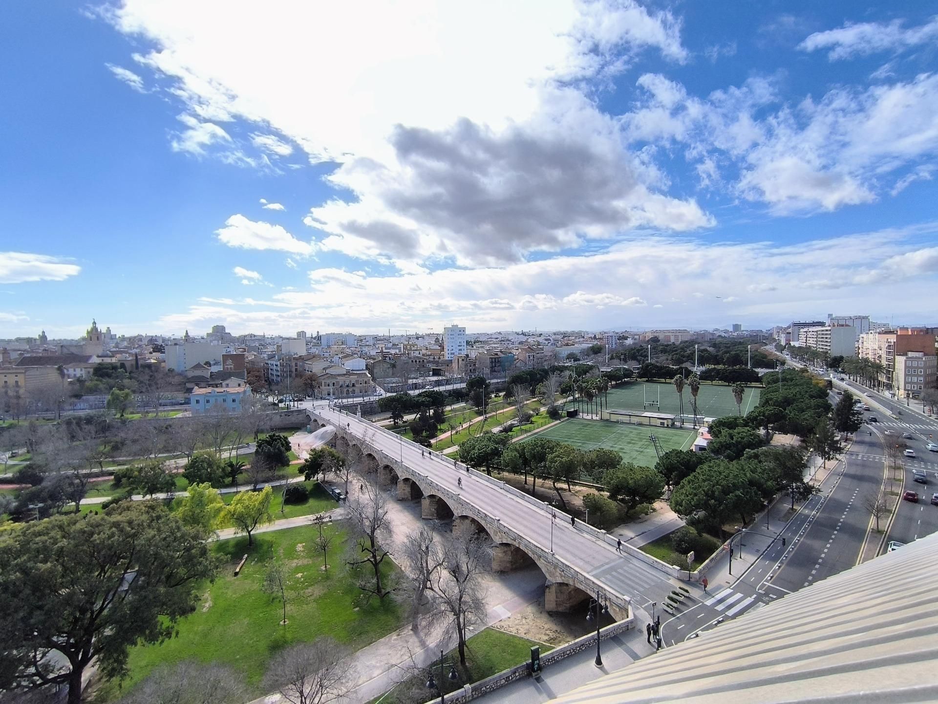 Exterior view of Flat to rent in  Valencia Capital  with Air Conditioner, Storage room and Furnished