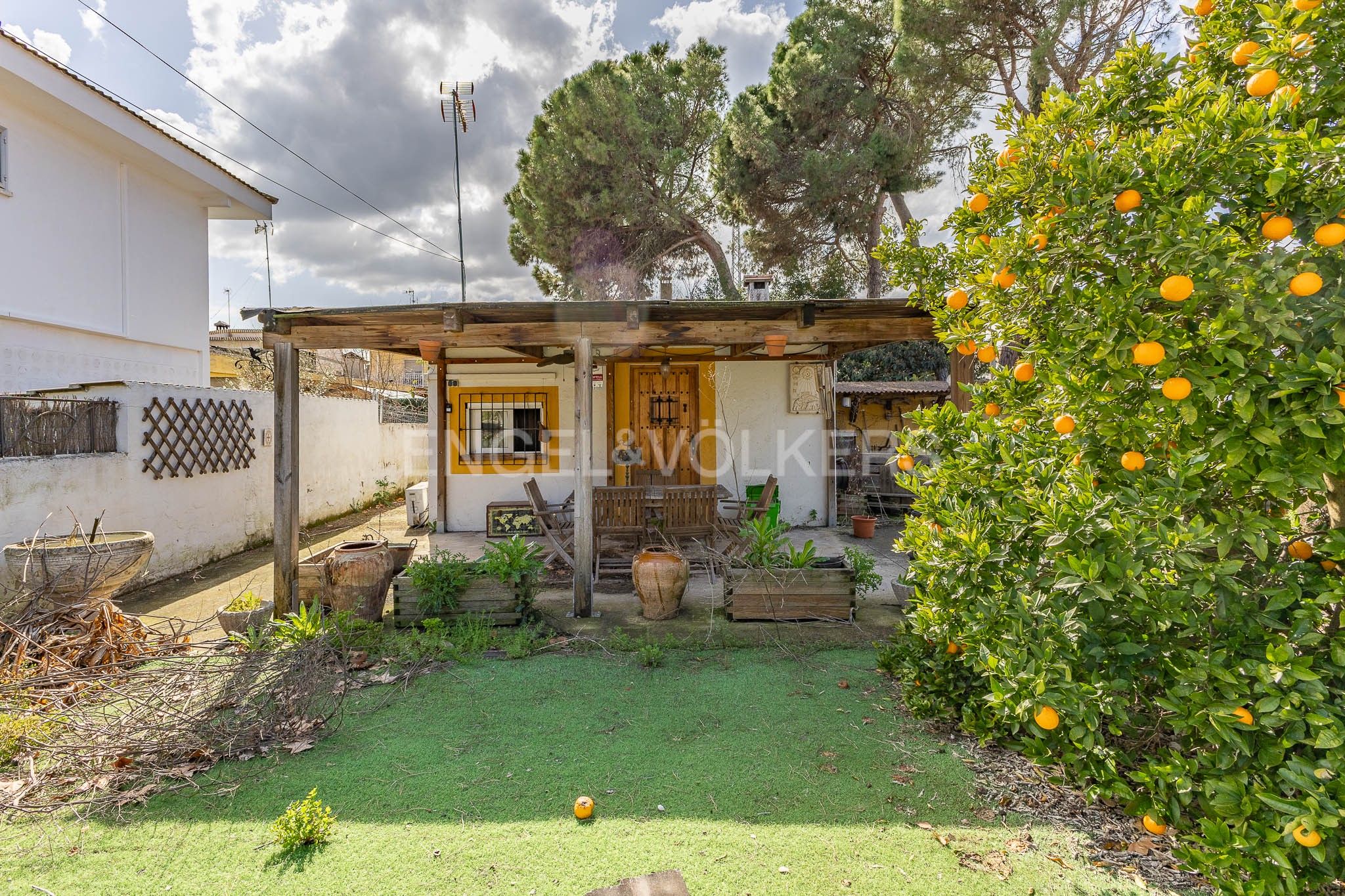 Exterior view of House or chalet for sale in Palau-solità i Plegamans  with Air Conditioner and Heating