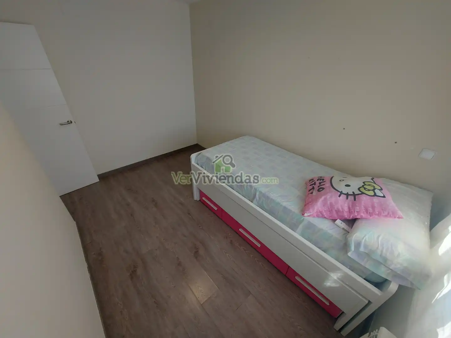 Habitación de Casa adosada en venta en Martorell con Aire acondicionado, Calefacción y Jardín privado