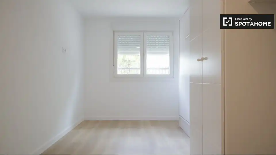Bedroom of Flat for rent in Madrid  with Air Conditioner, Heating and Furnished