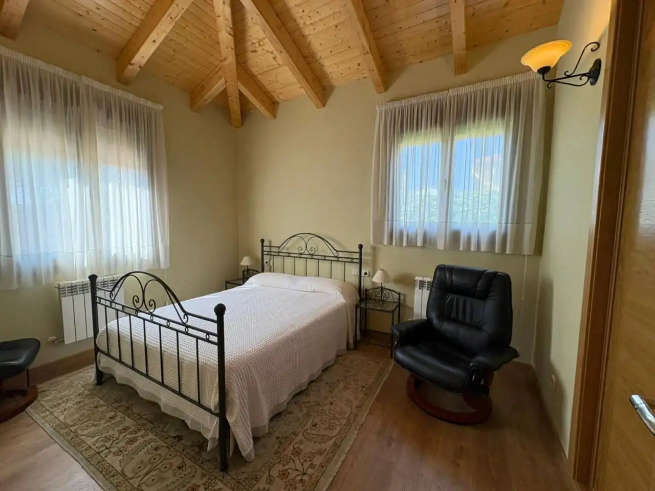 Dormitori de Casa o xalet en venda en Sancti-Spíritus (Salamanca) amb Calefacció, Jardí privat i Moblat