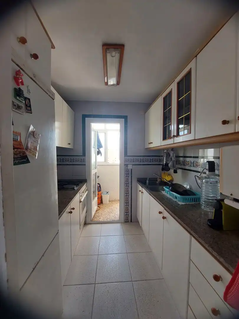 Cocina de Apartamento de alquiler en La Manga del Mar Menor con Terraza, Amueblado y Horno