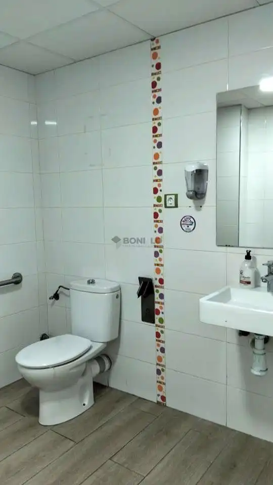 Baño de Local de alquiler en Teruel con Aire acondicionado y Amueblado