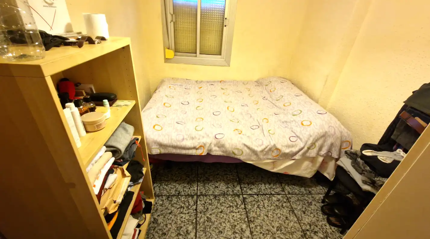 Habitación de Piso en venta en  Barcelona Capital con Balcón