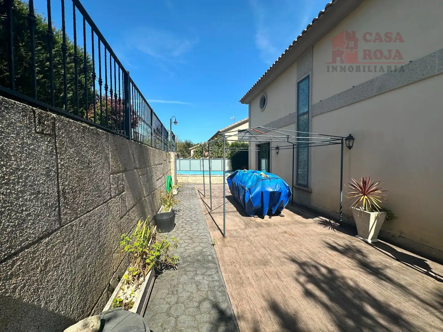 Vista exterior de Casa o xalet en venda en Cangas  amb Calefacció, Terrassa i Traster