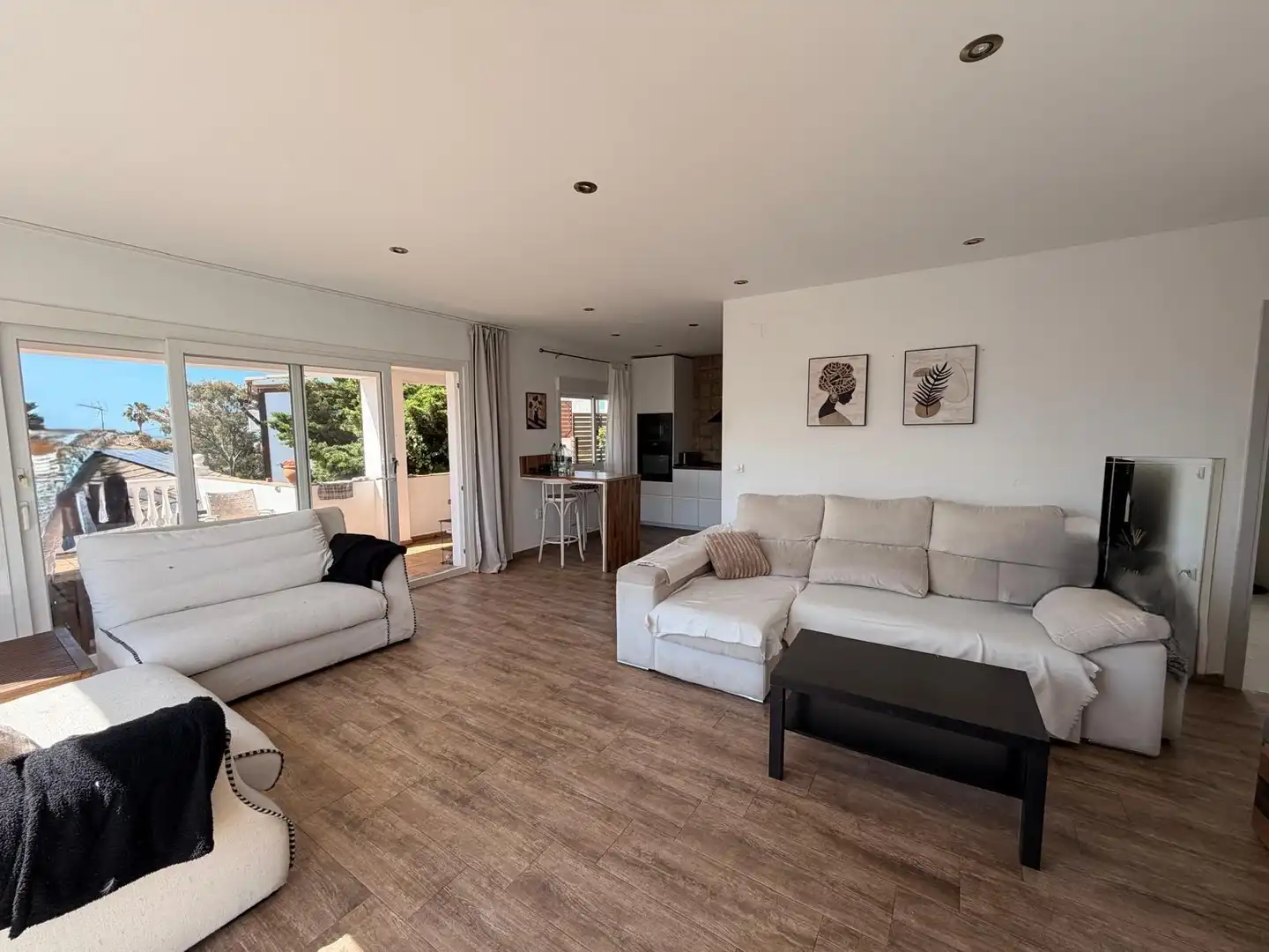 Sala d'estar de Casa adosada de lloguer en Mijas amb Aire condicionat, Calefacció i Jardí privat