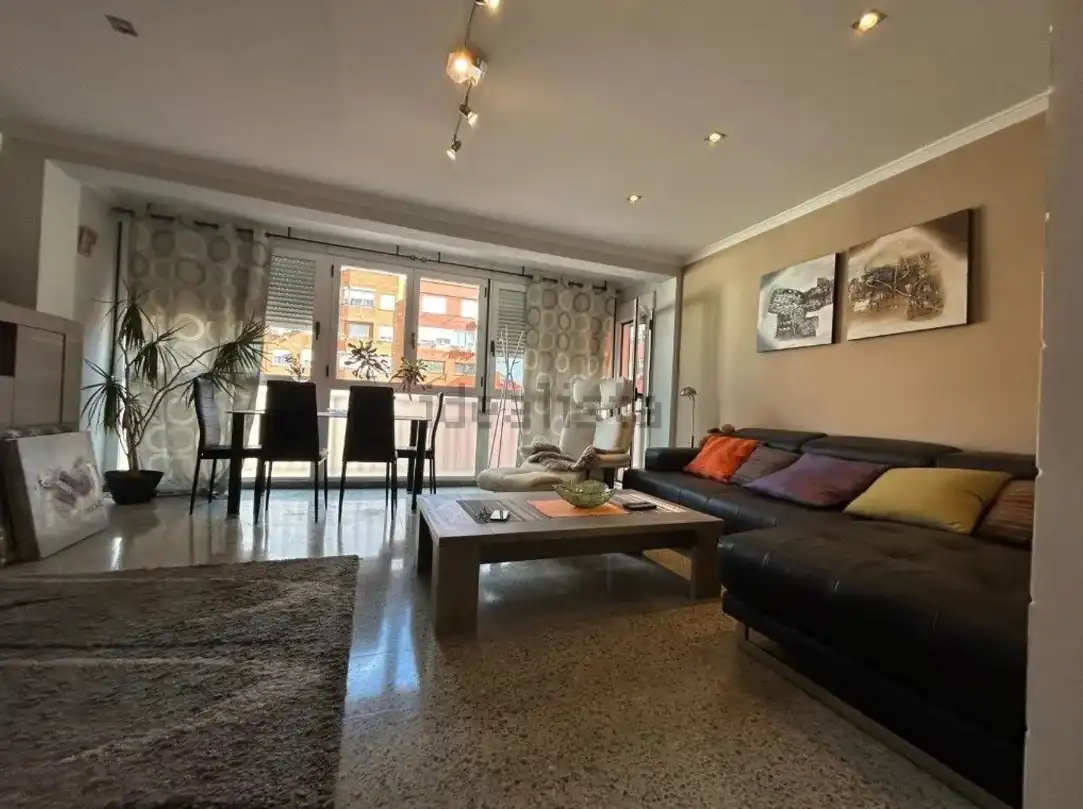 Flat with terrace for sale in Quatre Carreres
