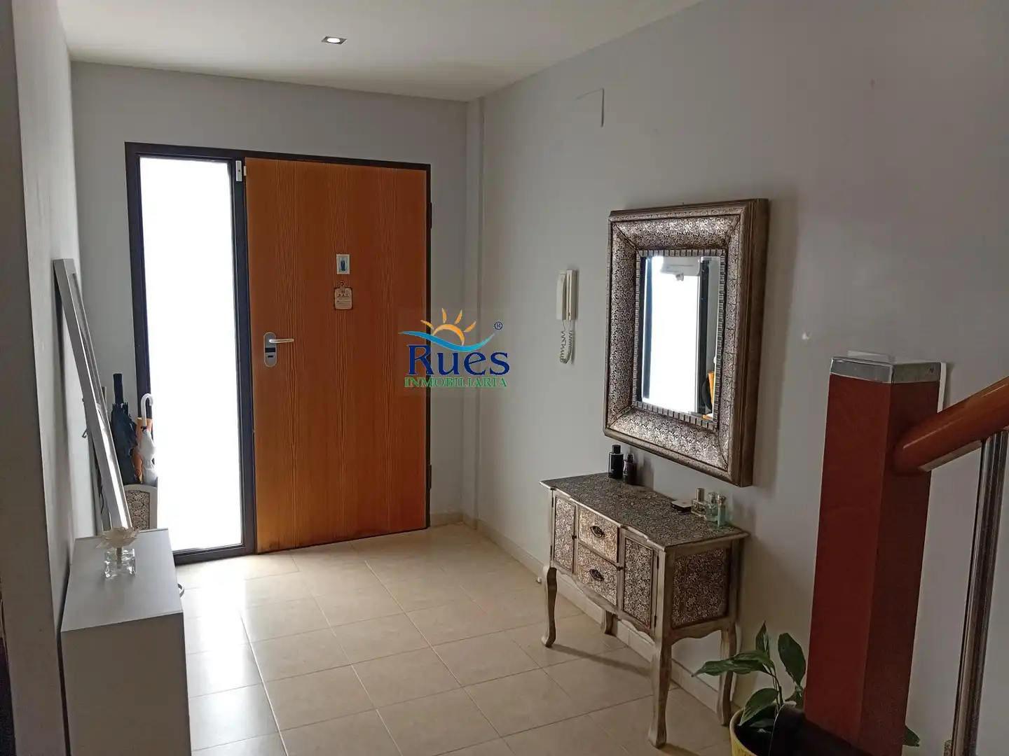 Einfamilien-Reihenhaus zum Verkauf in Torreblanca mit Terrasse, Balkon und Gemeinschaftspool