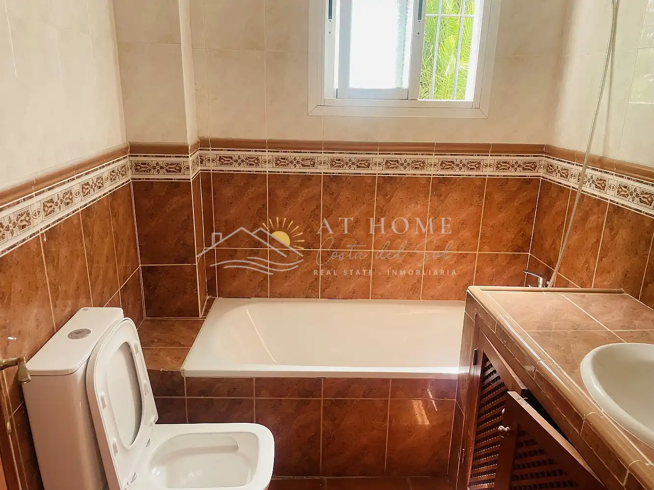 Baño de Casa o chalet de alquiler en Nerja con Terraza, Piscina y Horno