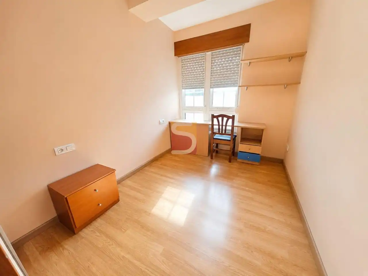 Habitación de Piso en venta en O Rosal   con Calefacción, Trastero y Amueblado