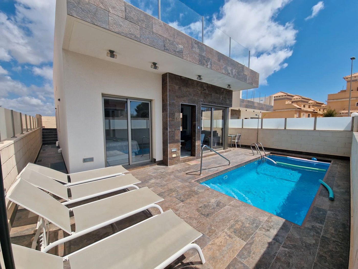 Piscina de Casa o xalet en venda en Orihuela amb Aire condicionat, Terrassa i Piscina