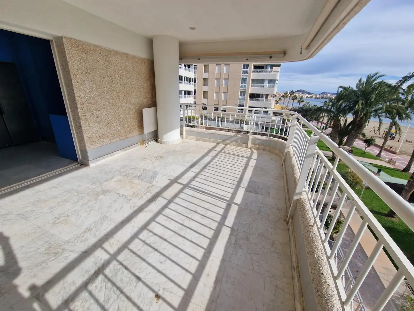 Terraza de Piso de alquiler en Águilas con Balcón y Piscina comunitaria