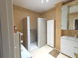 Bany de Casa adosada en venda en Valencia amb Aire condicionat, Calefacció i Parquet