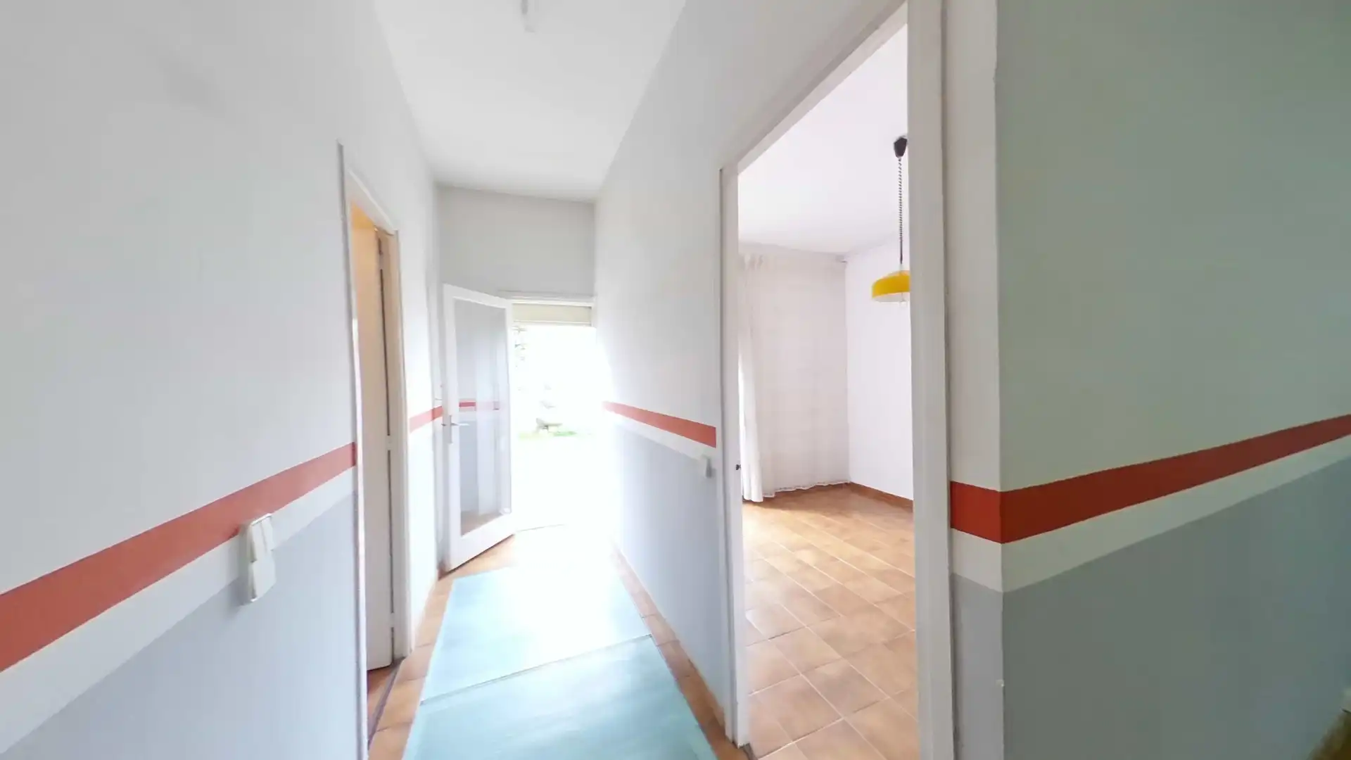 Einfamilien-Reihenhaus zum Verkauf in Sabadell mit Klimaanlage, Heizung und Privatgarten