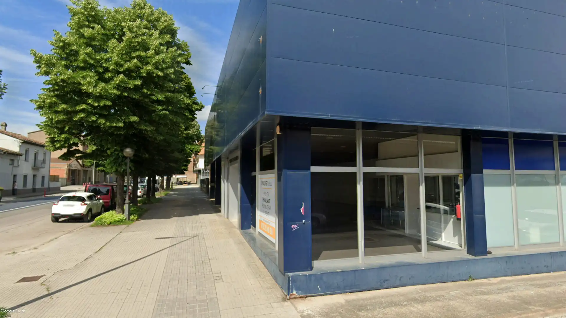 Vista exterior de Nave industrial de alquiler en Olot con Alarma