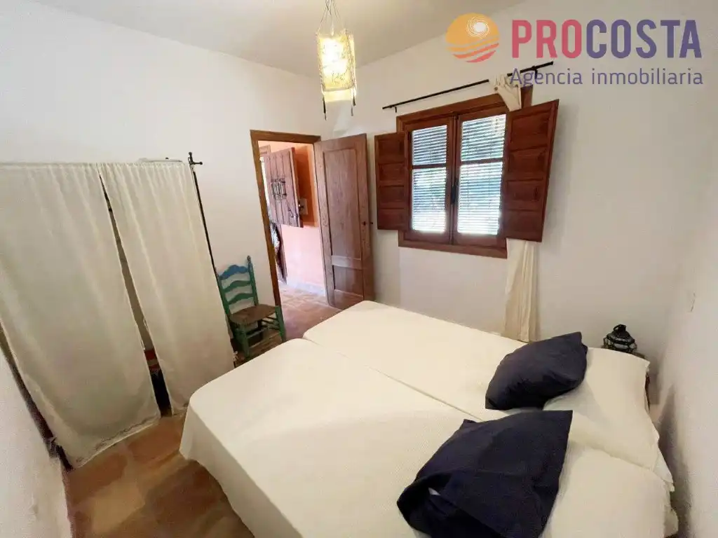 Habitación de Finca rústica en venta en Almuñécar con Jardín privado, Terraza y Piscina