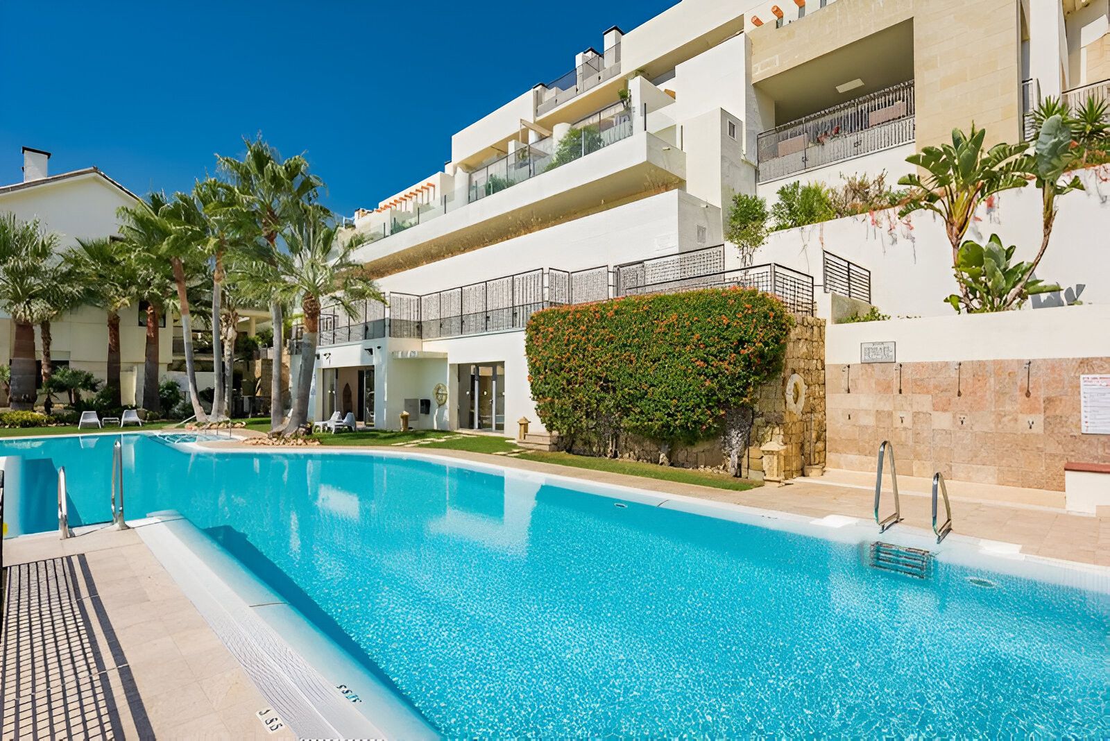 Swimming pool of Attic for sale in Marbella  with Air Conditioner, Terrace and Swimming Pool