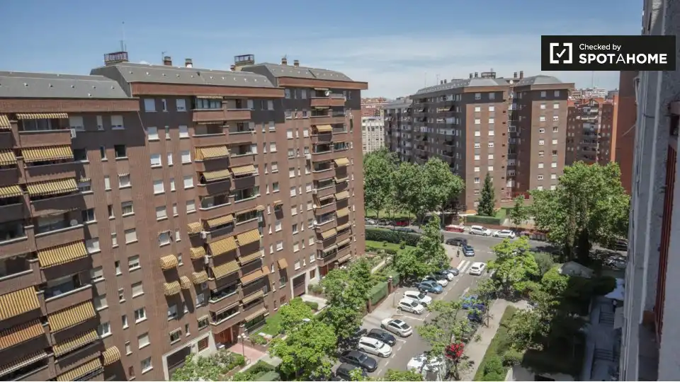 Piso con terraza en alquiler en Fuencarral - El Pardo, imagen 12