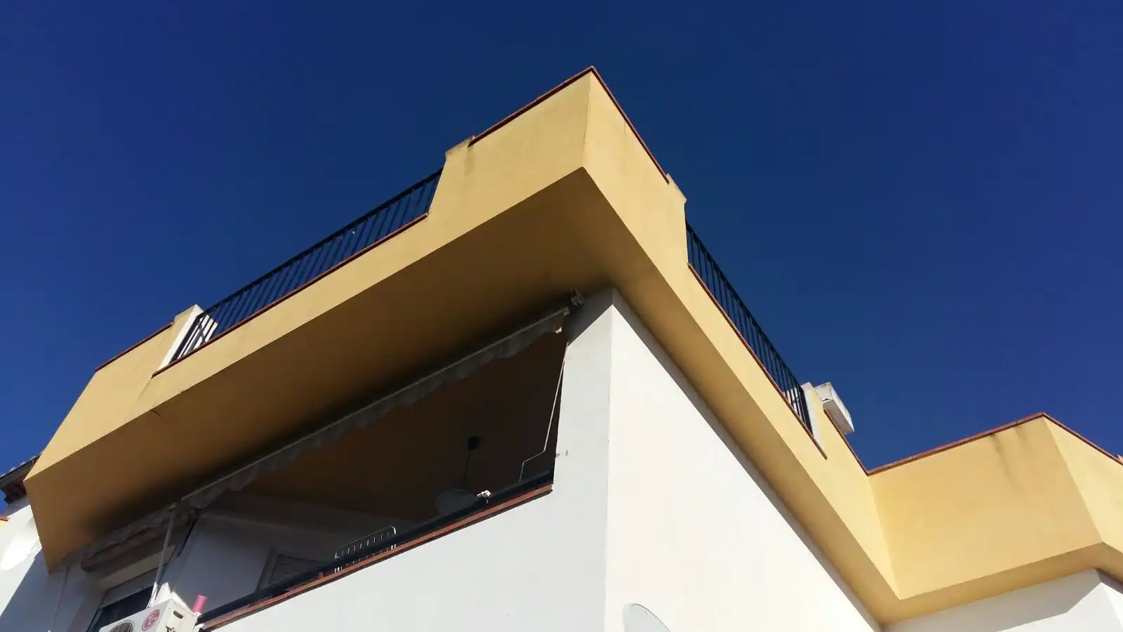 Außenansicht von Dachboden zum Verkauf in La Zubia mit Terrasse, Möbliert und Waschmaschine