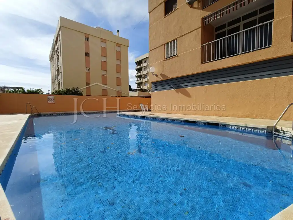 Piscina de Pis en venda en Fuengirola amb Jardí privat, Terrassa i Piscina