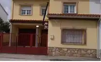 Vista exterior de Casa adosada en venda en Villanueva de Alcardete amb Parquet i Moblat