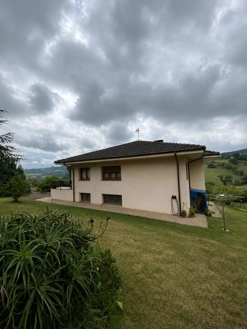 Vista exterior de Casa o chalet en venta en Gijón  con Calefacción, Jardín privado y Parquet