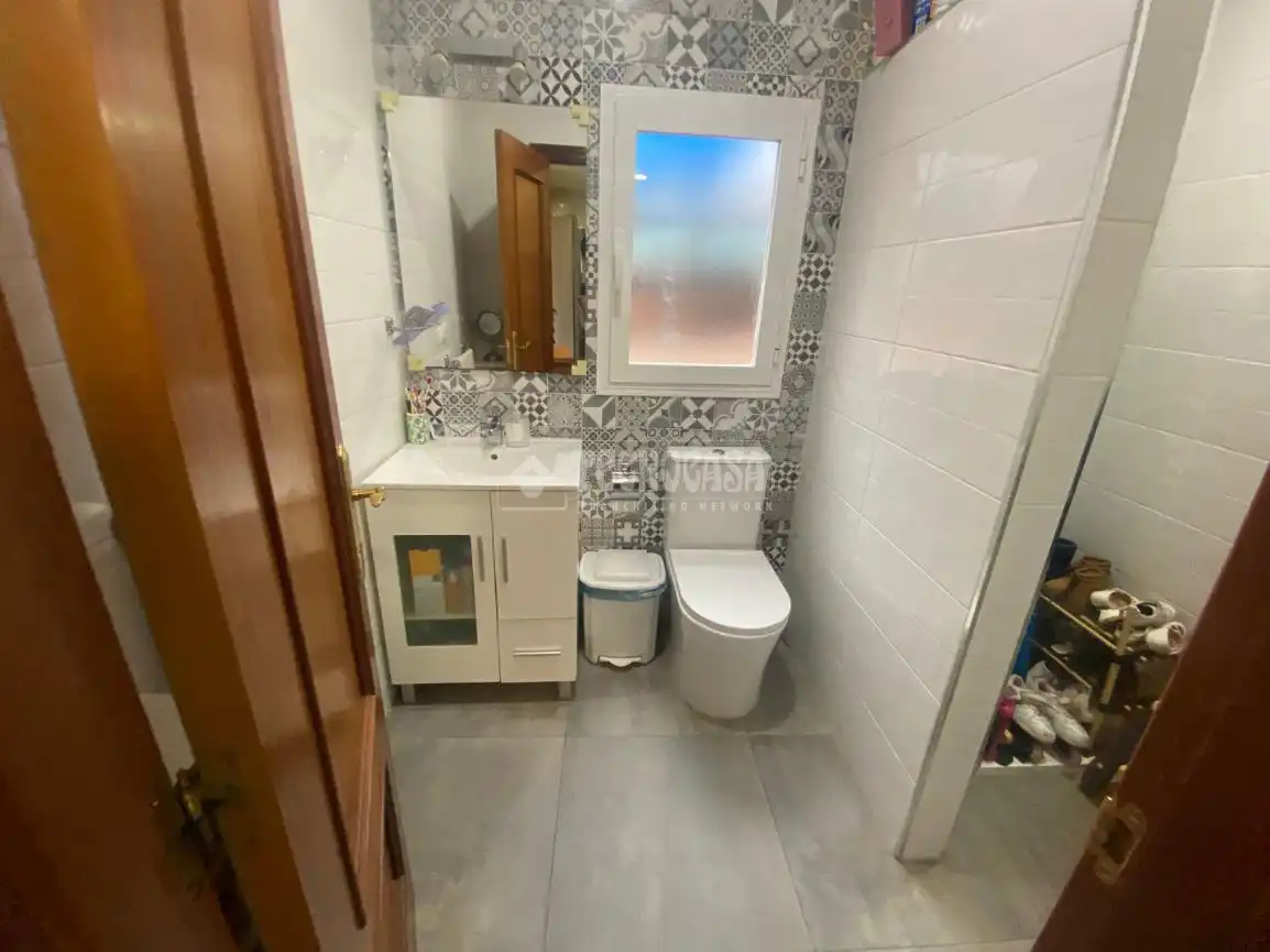 Baño de Casa adosada en venta en Sanlúcar la Mayor