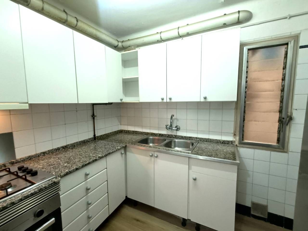 Cuina de Pis en venda en Santa Coloma de Gramenet amb Balcó