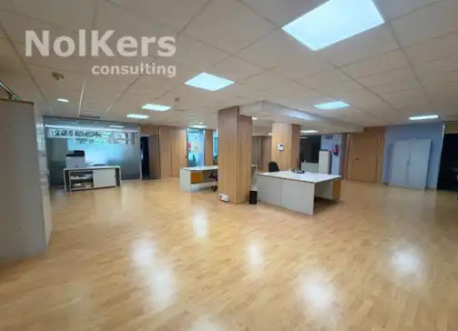 Oficina en venta en Barcelona con Aire acondicionado, Calefacción y Amueblado
