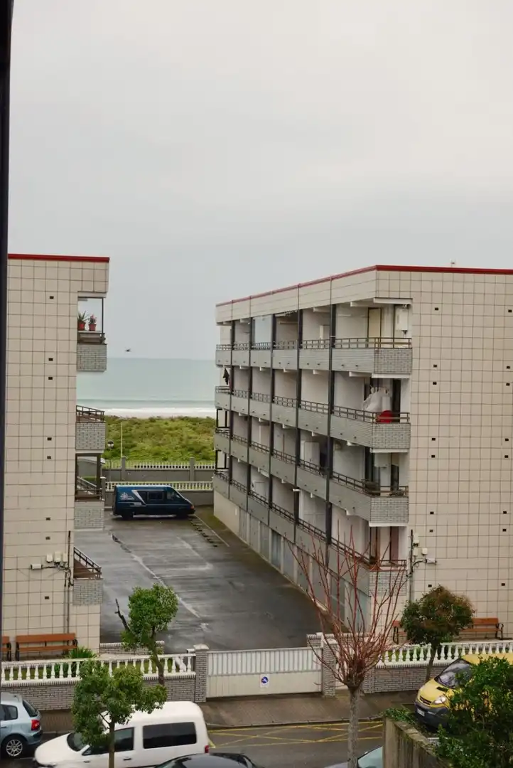 Vista exterior de Piso en venta en Laredo con Calefacción