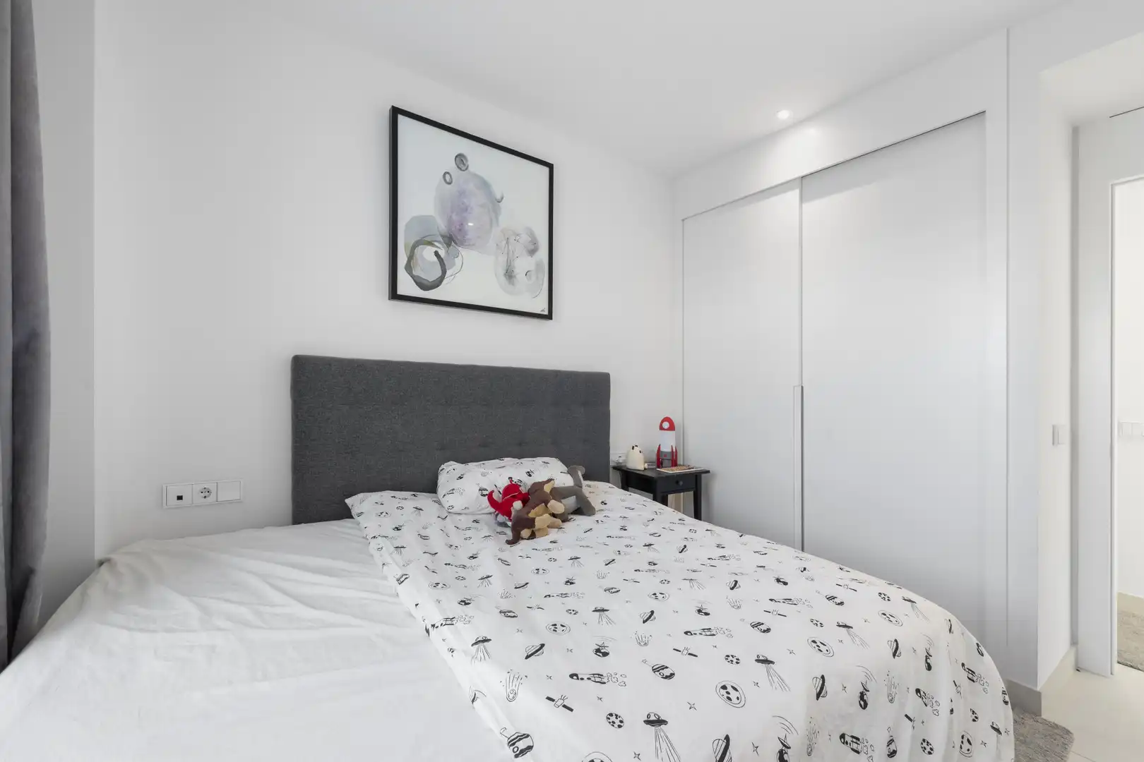Dormitori de Planta baixa en venda en Fuengirola amb Aire condicionat, Jardí privat i Terrassa