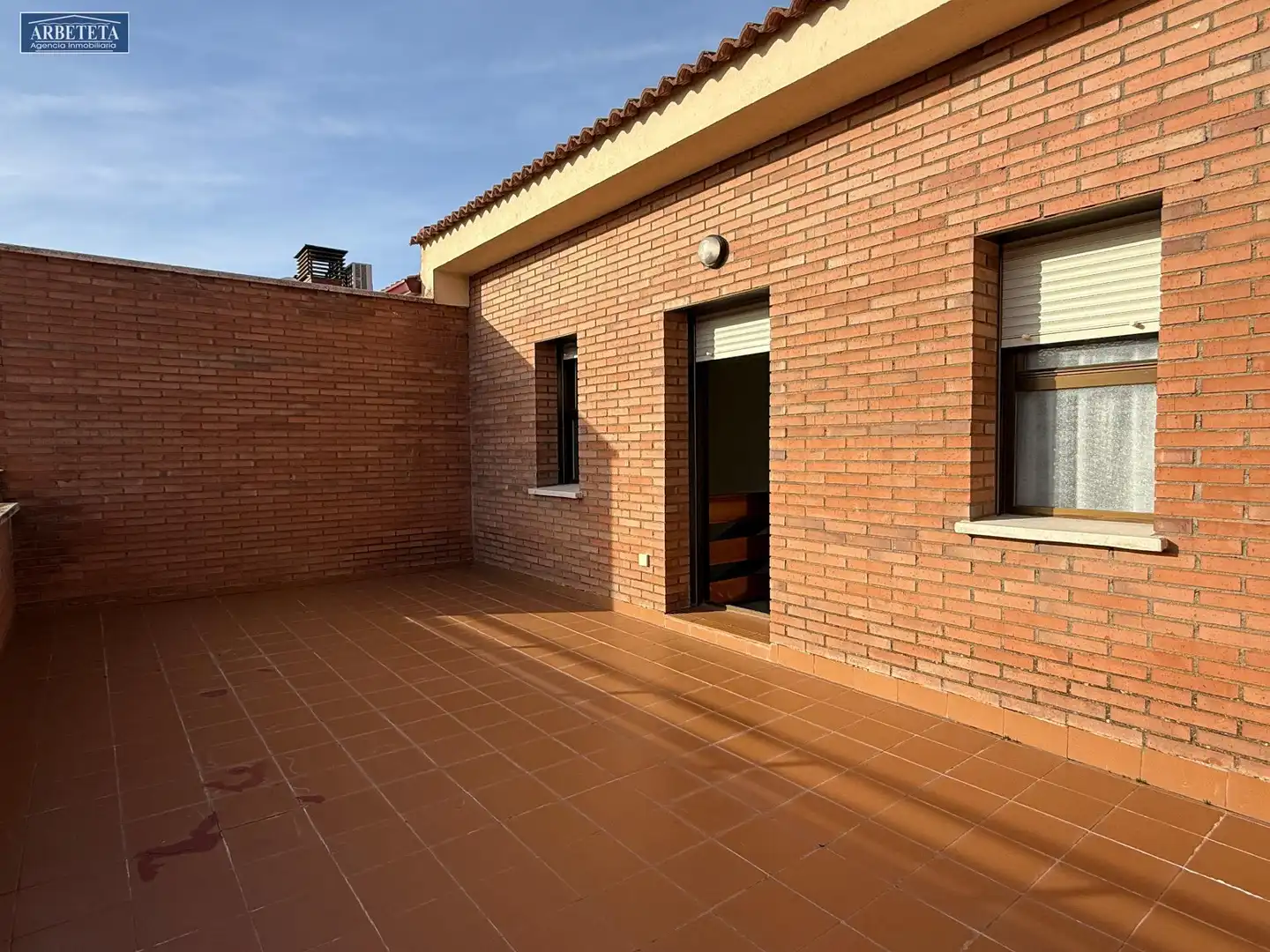 Terrasse von Einfamilien-Reihenhaus zum Verkauf in Guadalajara mit Heizung, Parkett und Terrasse