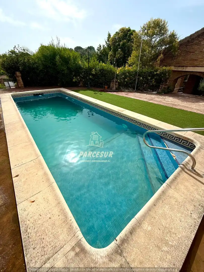 Piscina de Finca rústica en venda en Córdoba amb Aire condicionat, Calefacció i Jardí privat