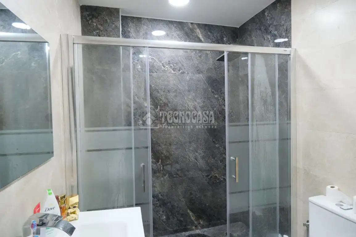 Baño de Casa adosada en venta en Sevilla con Alarma
