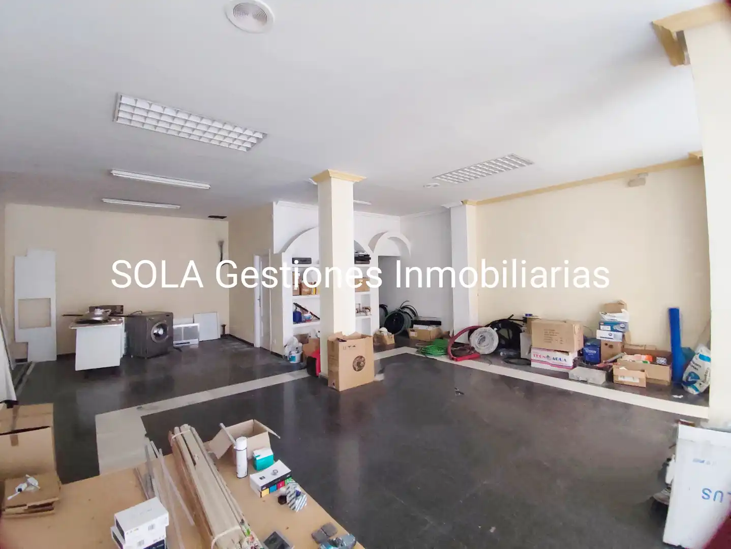 Local comercial en venda a Torreperogil, imagen 3