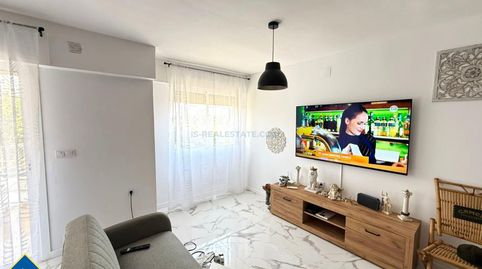 Apartamento reformado con piscina comunitaria, en la provincia de Alicante, en la ciudad de Torrevieja. 2 habitaciones | 95 m² | 3, imatge 2