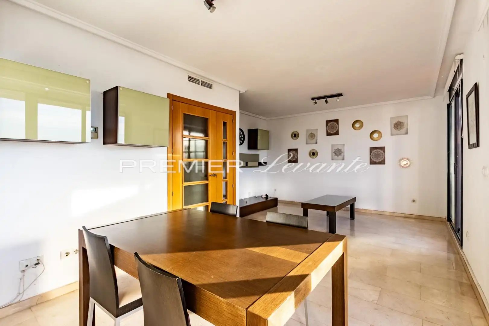 Sala d'estar de Àtic en venda en Alicante / Alacant amb Aire condicionat, Calefacció i Jardí privat