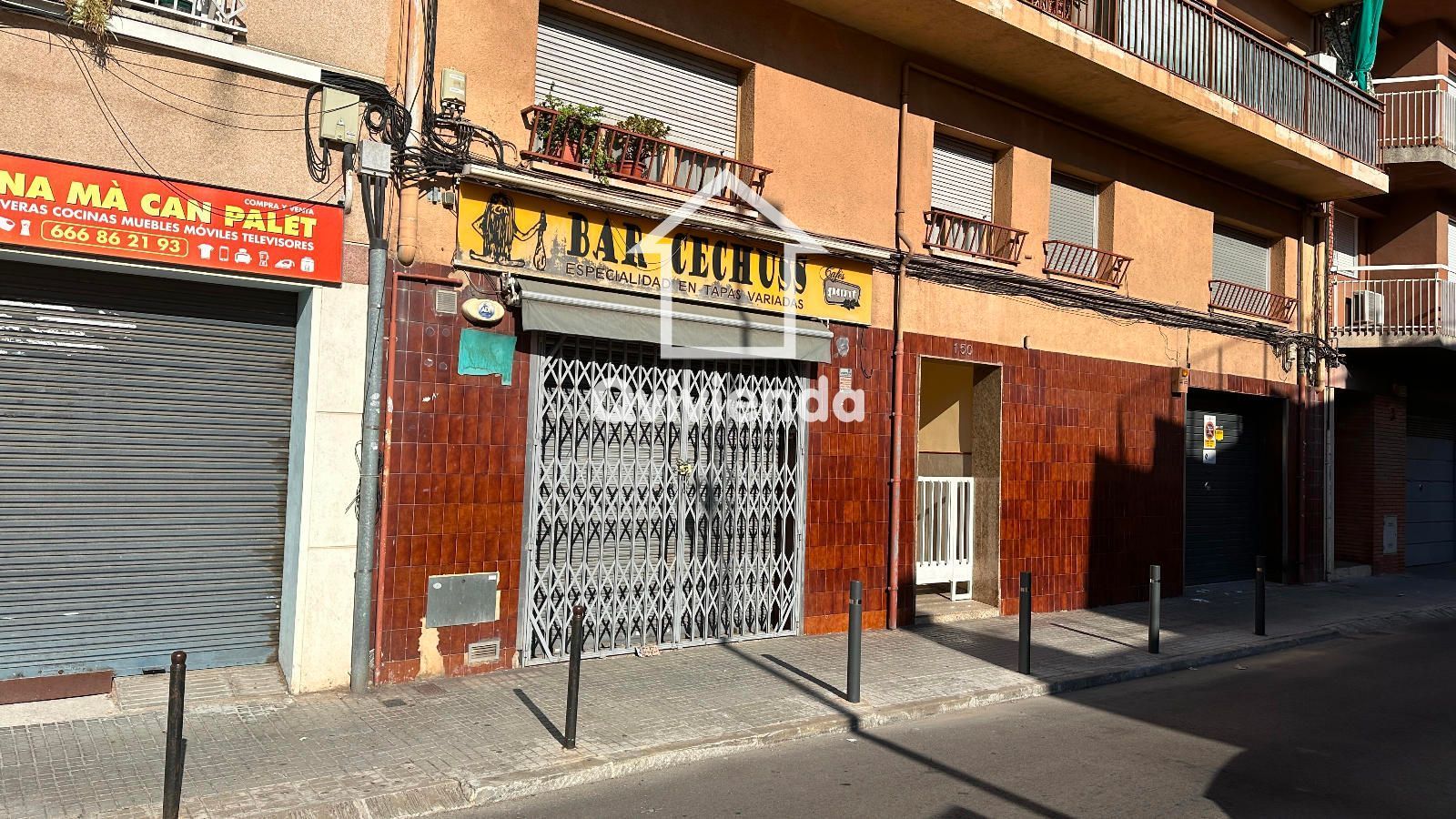 Exterior view of Premises to rent in Terrassa  with Air Conditioner and Furnished