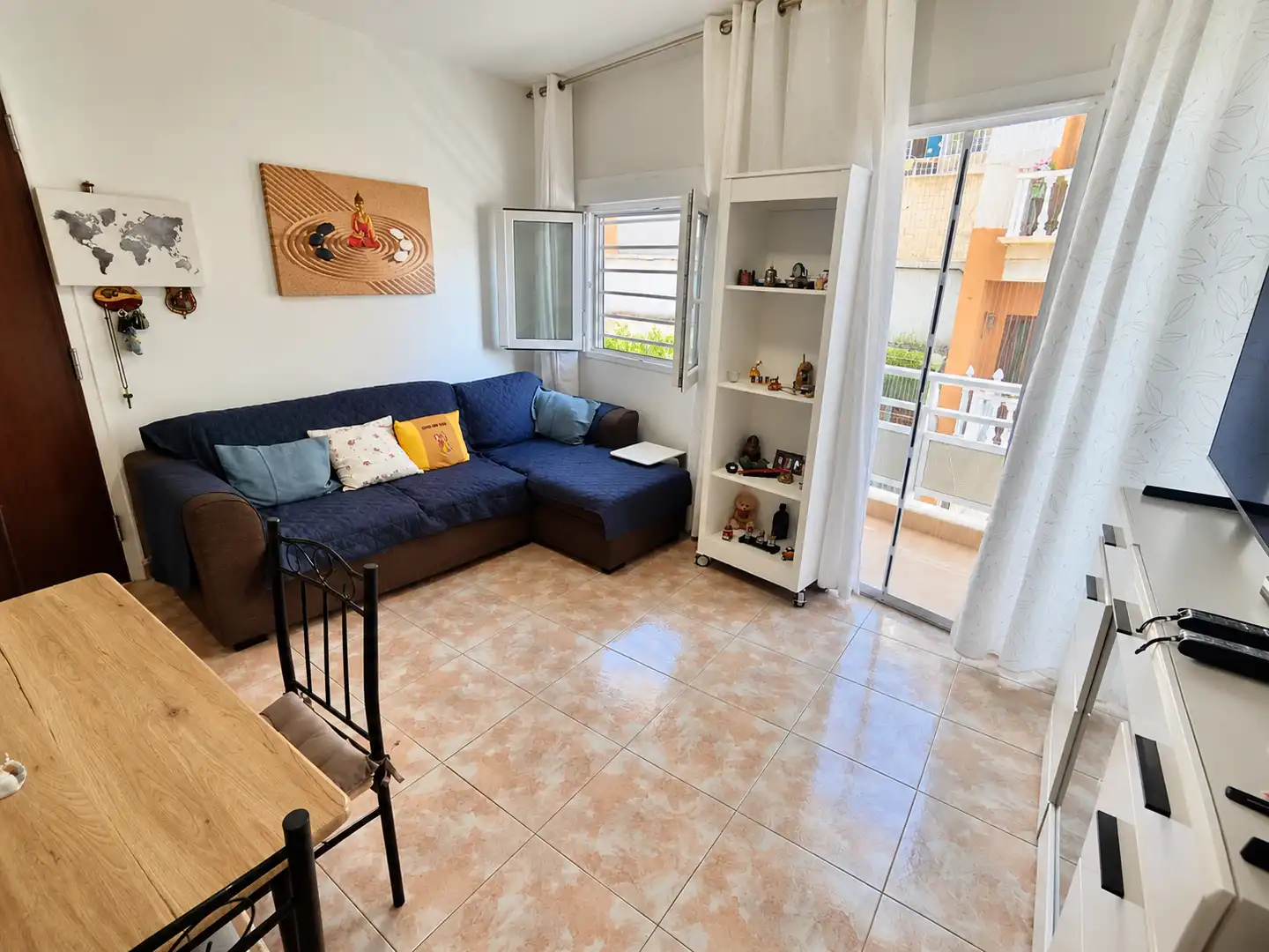 Wohnzimmer von Wohnung zum Verkauf in Guía de Isora mit Klimaanlage, Heizung und Terrasse