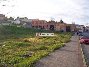Terreni e lotti in vendita a CL. RAFAEL BECA 71B