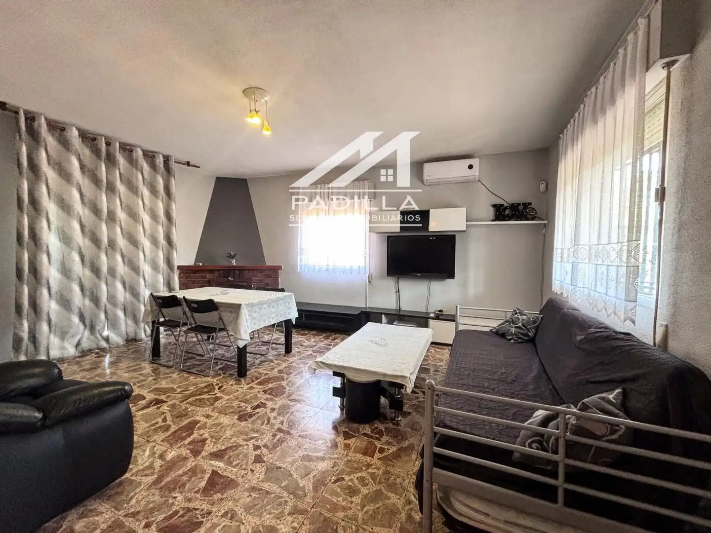 Sala de estar de Casa o chalet en venta en Santa Cruz del Retamar con Aire acondicionado, Calefacción y Terraza