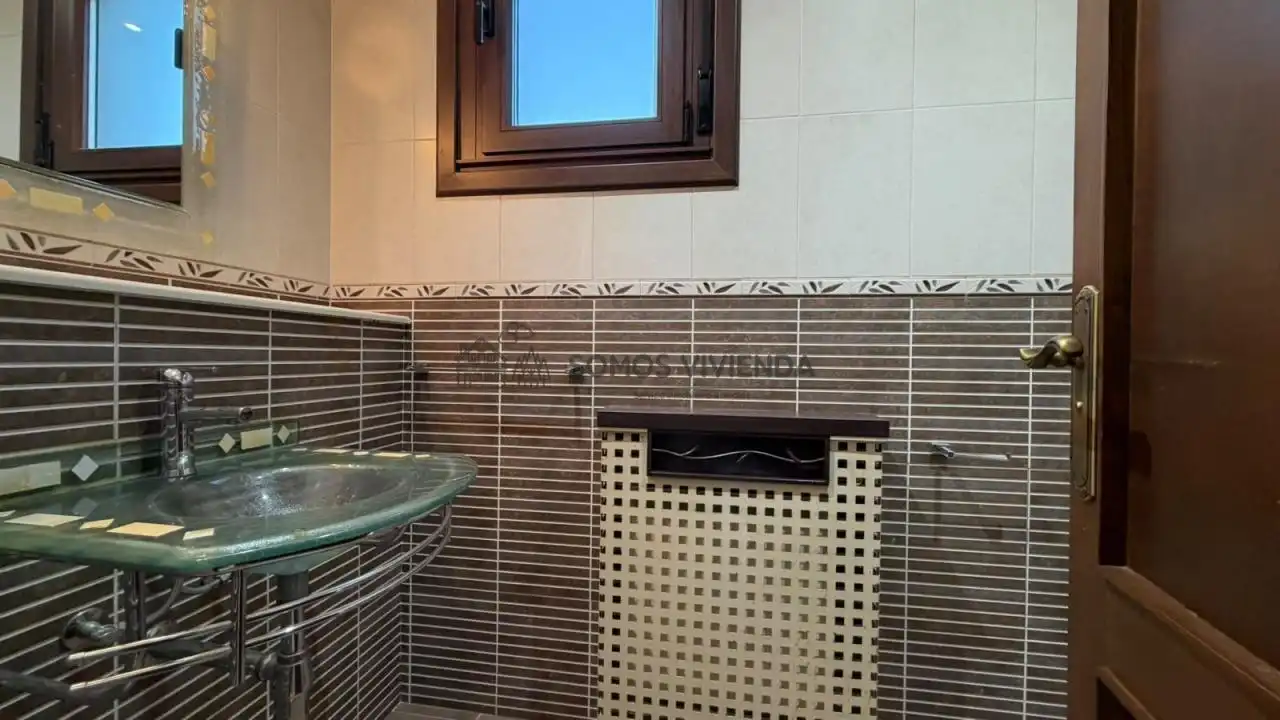 Bathroom of Houses for sale in San Cibrao das Viñas  with Heating, Private garden and Storage room