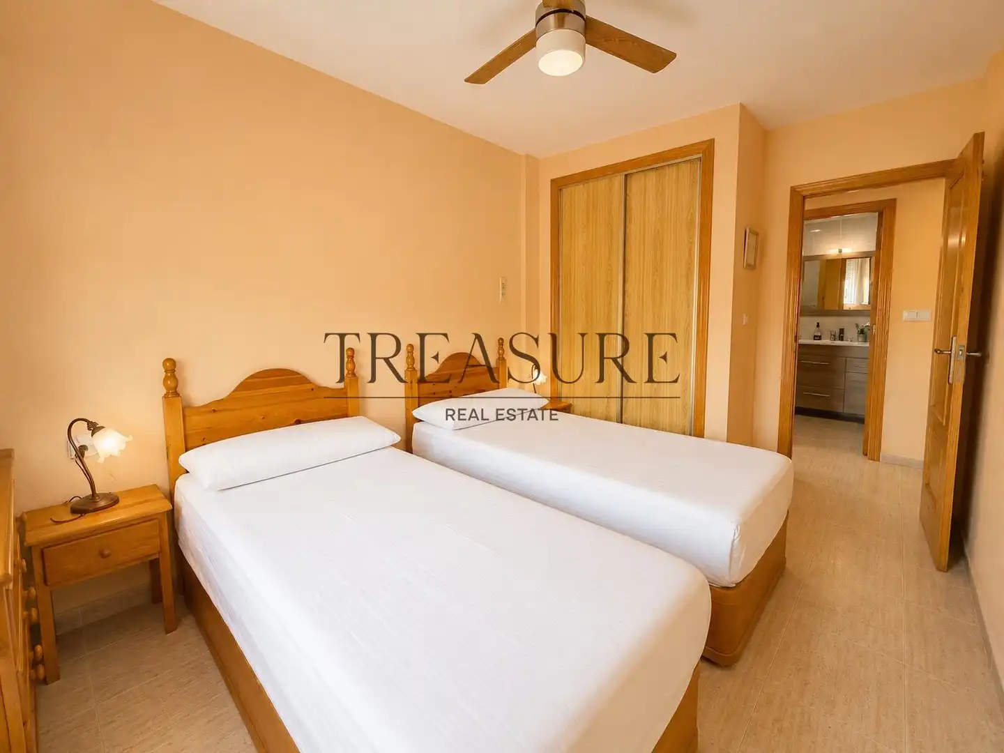 Bedroom of Flat for sale in Cartagena  with Air Conditioner, Furnished and Balcony