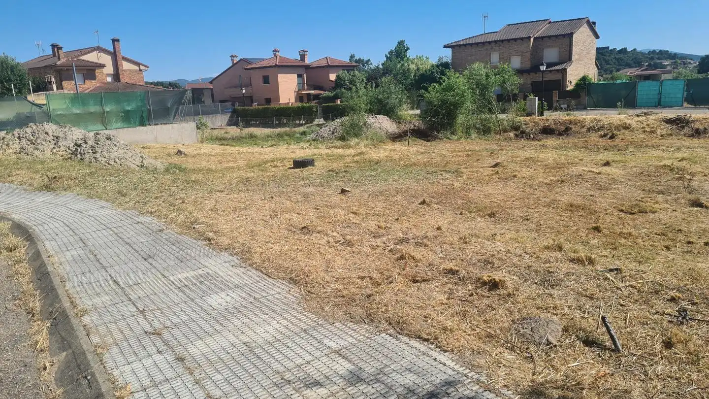Residential for sale in La Adrada 