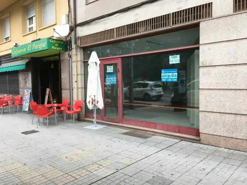 Local comercial en venda a Flores de Sil - La Placa