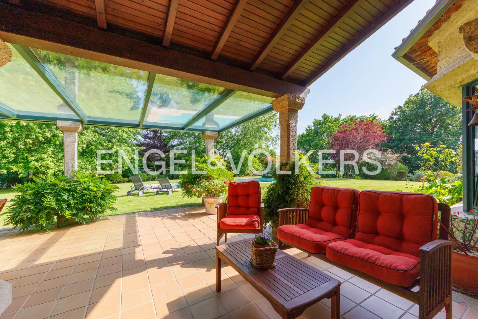 Terrassa de Casa o xalet en venda en Nigrán amb Calefacció, Jardí privat i Terrassa