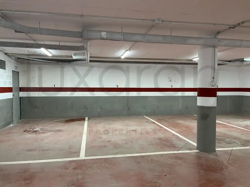 Aparcament de Apartament en venda en Naut Aran